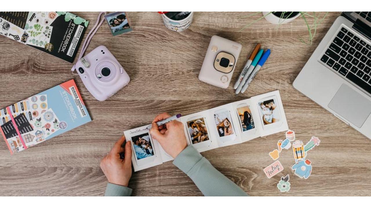 Instax “szeretlek, mert” ajándék ötlet
