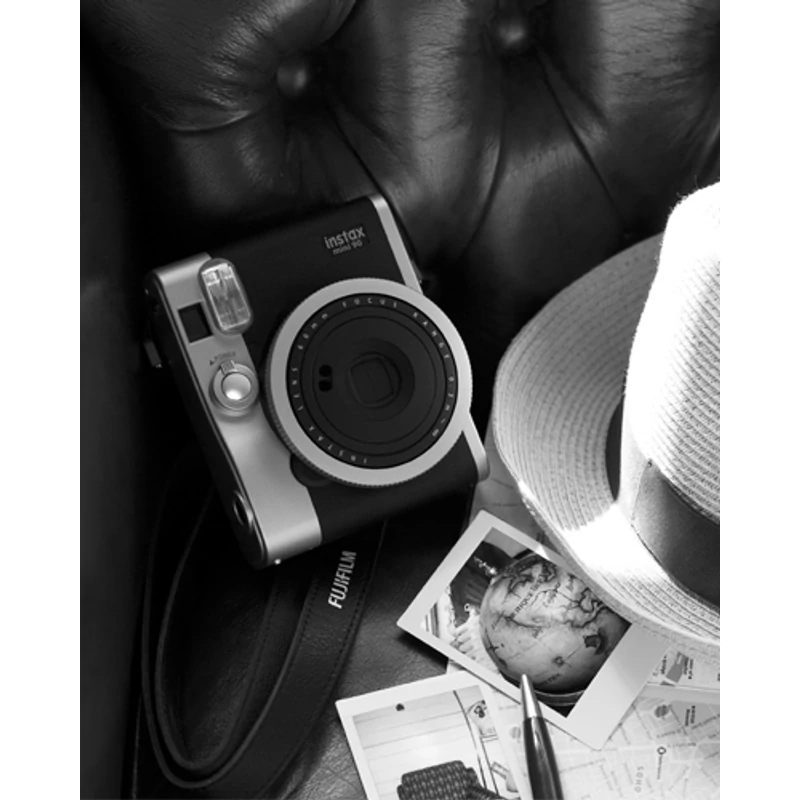 03_fujifilm_instax_film_monochrome_image-instaxshop